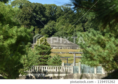 Emperor Meiji's Fushimi Momoyama Mausoleum (Fushimi Ward, Kyoto City) 119455262
