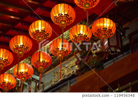 Lanterns in Kobe's Nankinmachi district Lanterns in Kobe's Nankinmachi district 119456348