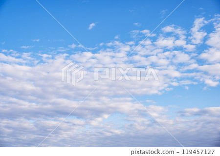 Autumn sky, blue sky, sunny, October, sky image [Tokyo] 119457127