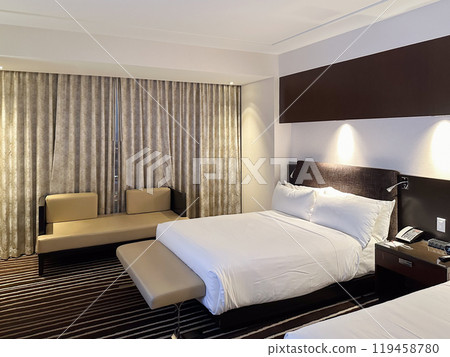 hotel twin bed 119458780