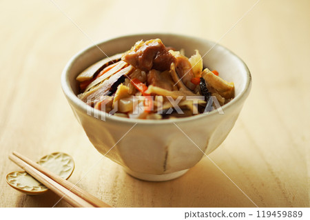 雞肉和牛蒡飯 119459889