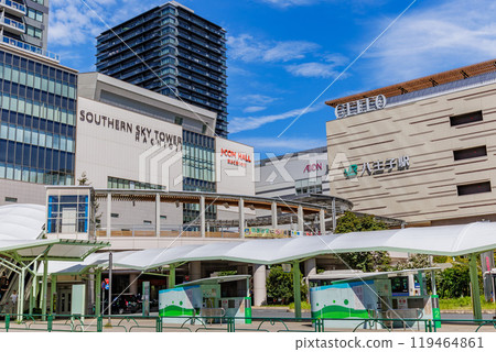 東京八王子市JR八王子站南口城市景觀 119464861