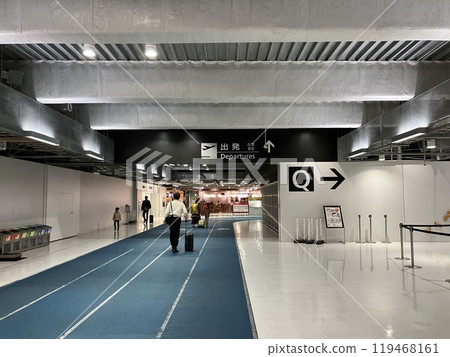 Narita Airport Terminal 3: Passage to the departure gate 119468161
