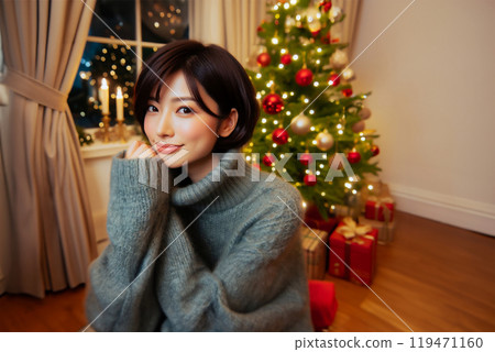 Japanese women spending Christmas 119471160