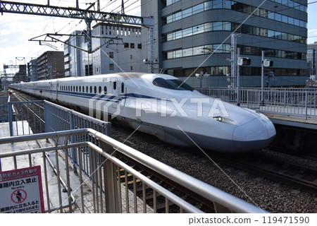 上行N700S進入新橫濱站 119471590