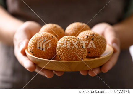 Sesame ball, Fried glutinous rice flour coated with sesame seeds Sesame ball, Fried glutinous rice flour coated with sesame seeds 119472926