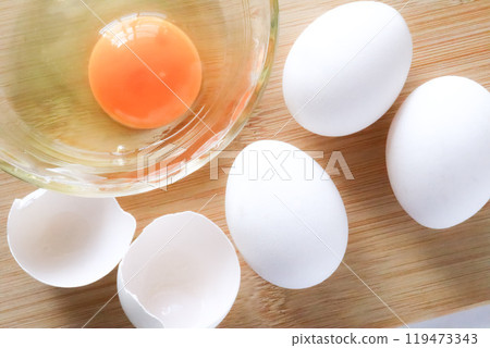 Eggs in a glass bowl Eggs in a glass bowl 119473343
