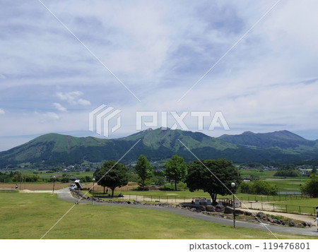 The five peaks of Mt. Aso as seen from Minamiaso Village, Kumamoto Prefecture 119476801