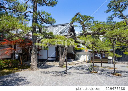 紫式部住宅遺址、露山寺 119477388