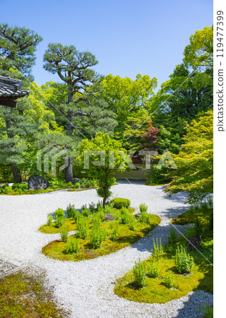Murasaki Shikibu's former residence, Rosanji Temple, Genji Garden seen from the main hall 119477399