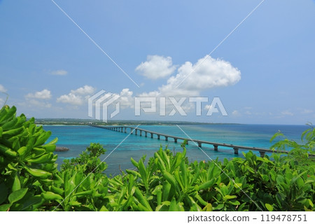 The tropical scenery of Miyakojima as seen from the Kurima Ohashi Observatory The tropical scenery of Miyakojima as seen from the Kurima Ohashi Observatory 119478751