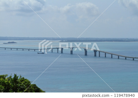 Irabu Bridge spanning the blue ocean of Miyako Island as seen from Makiyama Observatory on Irabu Island 119478940