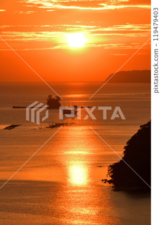 Evening scenery of Kujuku Island 119479403