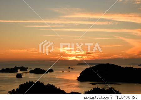 Evening scenery of Kujuku Island 119479453
