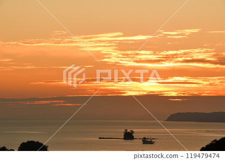 Evening scenery of Kujuku Island 119479474