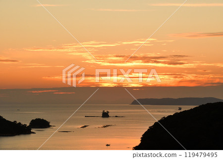 Evening scenery of Kujuku Island 119479495