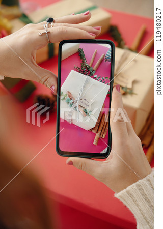 Capturing Creative Gift Wrapping with Smartphone 119480217