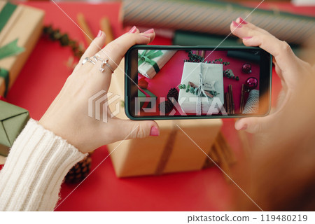 Capturing Holiday Gift Wrapping with Smartphone 119480219