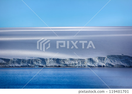 Arctic Islands Glaciers, snowfields, iceberg and rock outcrops Arctic Islands Glaciers, snowfields, iceberg and rock outcrops 119481701