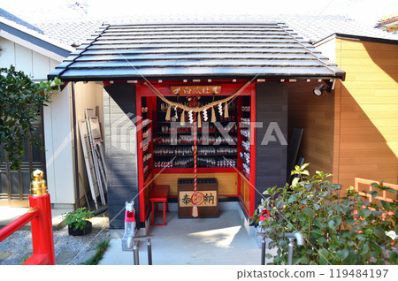 群馬縣高崎市新町的能量景點大菊稻荷神社的白色神社 119484197