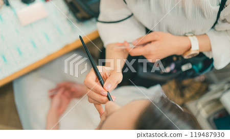 Professional Lip Makeup Techniques 119487930