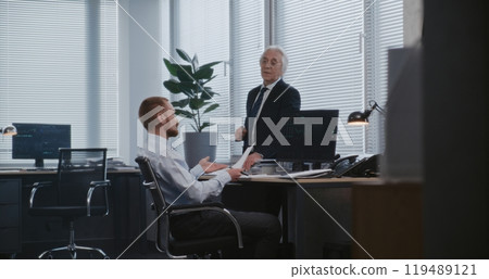 Discussion between head of analytical department and manager 119489121