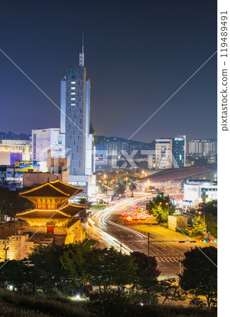Seoul Dongdaemun area at night 119489491