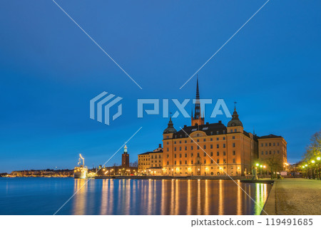 Stockholm Sweden, night city skyline at Stockholm City Hall and Gamla Stan 119491685