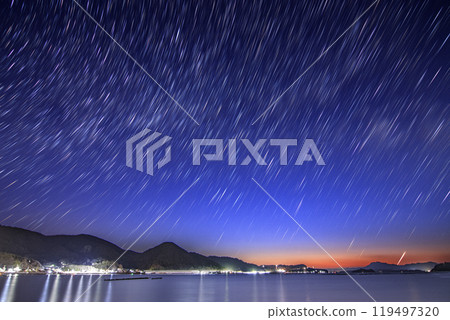 Star trails at dawn in winter in Setouchi 119497320
