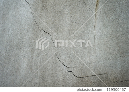 Cracks in the exterior walls of a building 119500467