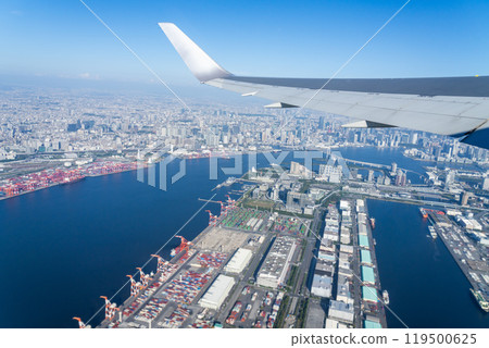Aerial view of Tokyo Bay 119500625