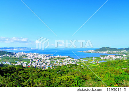 View of the Sashiki Tsuhako area in Nanjō City, Okinawa Prefecture (Nanjō City, Okinawa Prefecture) [2024.10] 119501545