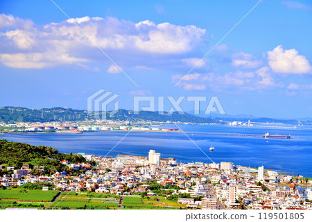 View of the Sashiki Tsuhako area in Nanjō City, Okinawa Prefecture (Nanjō City, Okinawa Prefecture) [2024.10] 119501805