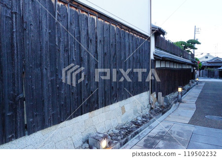Tondabayashi Jinaimachi: Important Preservation District for Groups of Traditional Buildings 119502232