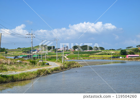 [Korea/Jeollanam-do] Scenery of Byeongbu Island, one of the 1004 islands in Shinan County 119504260