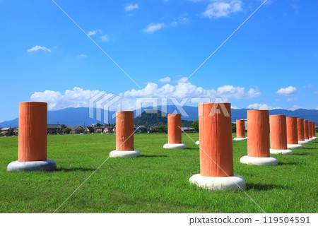 Special Historic Site: Fujiwara Palace Ruins - View of Mount Unebi from the Daigokuden ruins 119504591