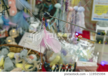 Selling cat toys 119505994