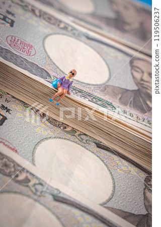 Money and miniature men and women business image 119506237