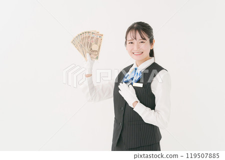 戴著白手套拿著現金的女人 119507885