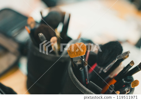 頭髮和化妝師的化妝刷架 119511971