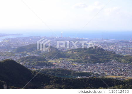 Mount Tatsuyama and Mount Hodenyama seen from the summit of Mount Takagoi (Takasago City, Hyogo Prefecture) Mount Tatsuyama and Mount Hodenyama seen from the summit of Mount Takagoi (Takasago City, Hyogo Prefecture) 119512433