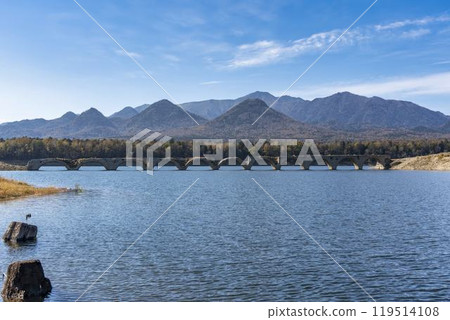 Taushubetsu River Bridge on the former Shihoro Line of the Japanese National Railways on a clear autumn day in Kamishihoro, Hokkaido 119514108