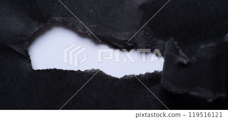 有孔的黑紙 有孔的黑紙 119516121