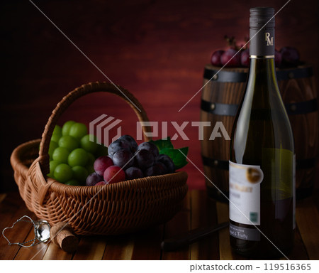 Wine and grapes Wine and grapes 119516365