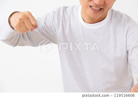 Middle-aged men who commit power harassment, domestic violence, and abuse 119516606