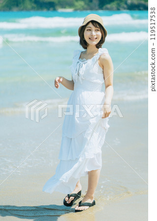 戴草帽清爽女人頭像 119517538