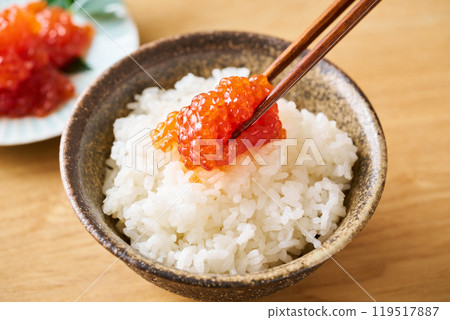 Herring roe marinated in soy sauce served on rice 119517887