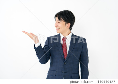Businessman, male in his 20s, waving his hands 119519427