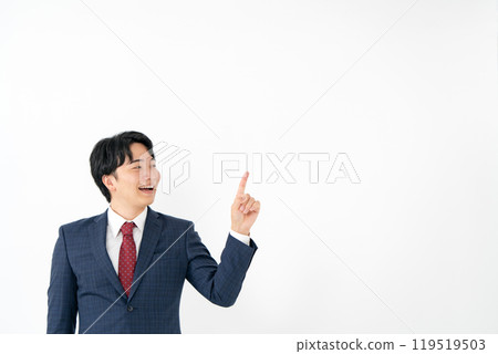 Businessman, male in his 20s, pointing 119519503