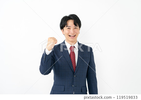 20多歲的商人握著拳頭擺姿勢 119519833